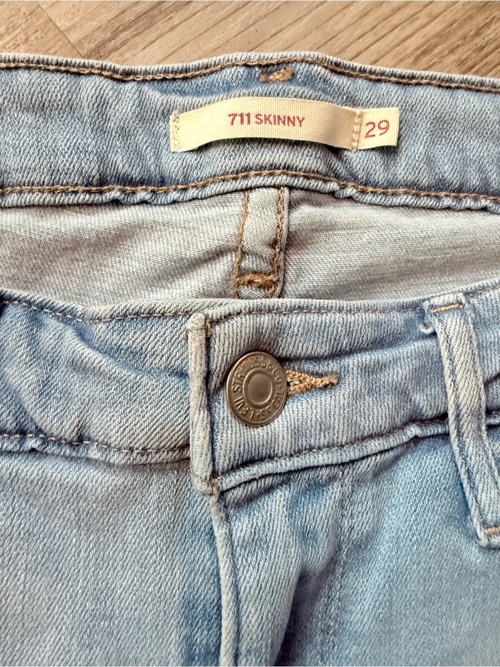711 Levi’s skinny jeans - Picture 2 of 3